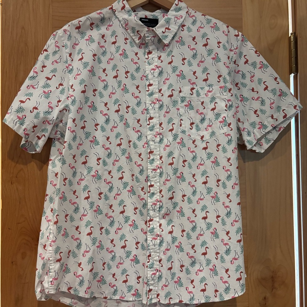 Short-Sleeve White Flamingo Print Button-Down Shirt - Casual Summer Style